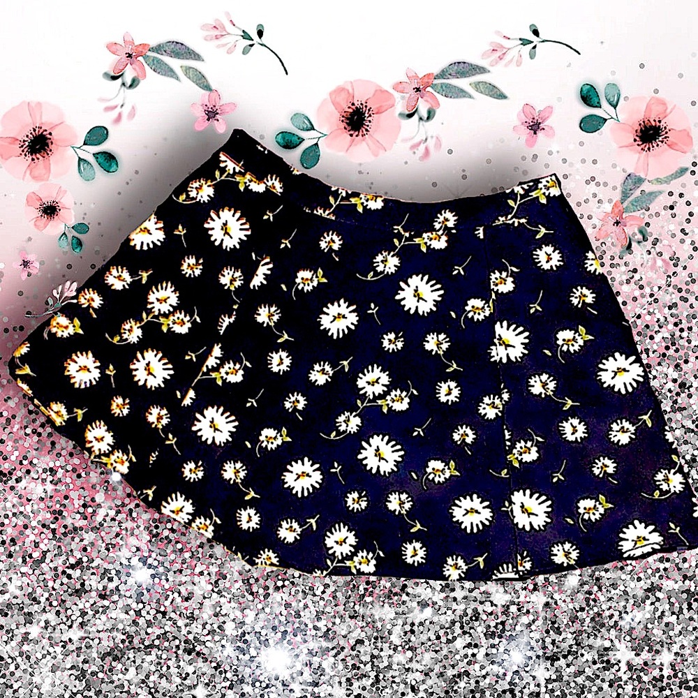Forever 21 Daisy Skater Skirt Medium